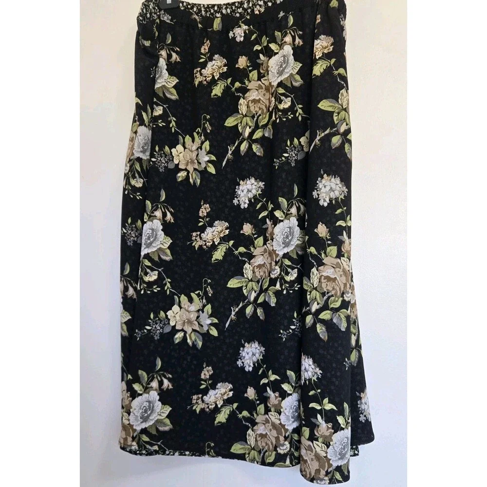 White Stag Skirt Womens XL Dark Floral Peasant Boho Festival Flower Cottagecore